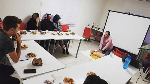 Acil Tıp Teknisyenleri ve Teknikerleri -Paramedik- Derneği Denizli İl Başkanlığı tarafından Resüsitasyon eğitimi verildi 